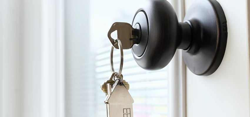 Bifold Door Knob Replacement in Lake Elsinore, California